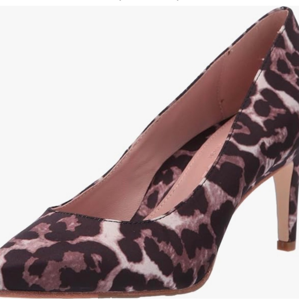 Taryn Rose Silk Leopard Print Pointy Toe pumps